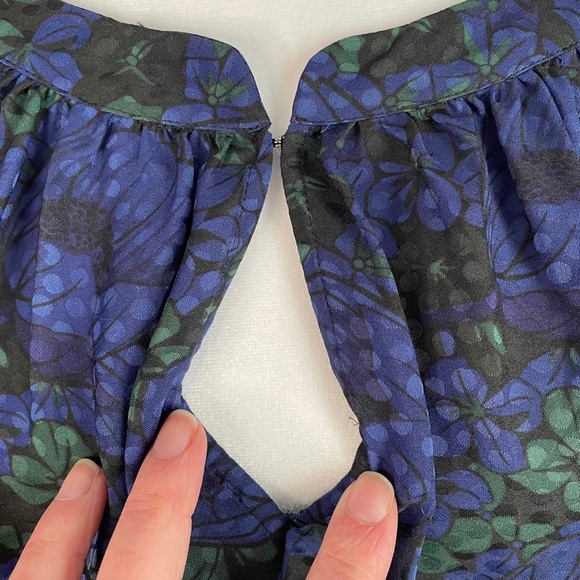Ann Taylor Women’s Blue Floral Puff Sleeve Keyhole Blouse Top Large - Picture 5 of 9